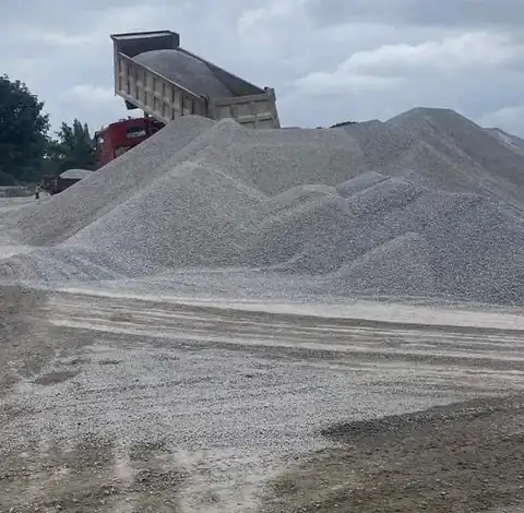 Tipping from a tipper truck