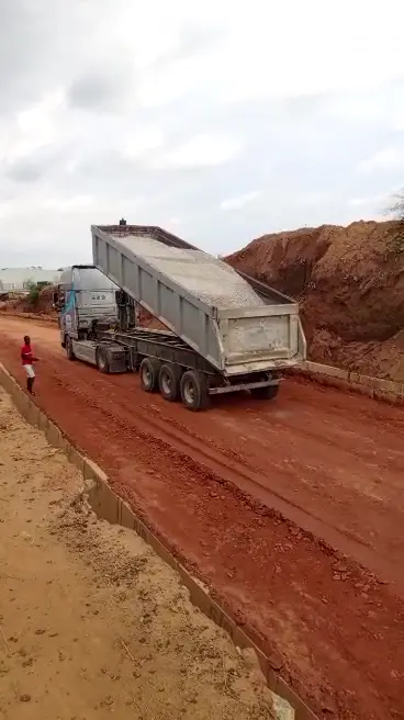 Unloading from a tipper truck